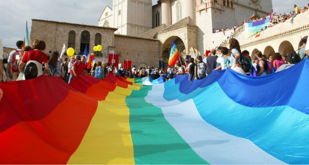 marciaperugiassisi_bandierapace.jpg